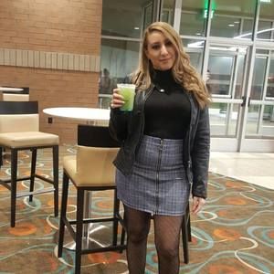 Meet your Posher, Crystal